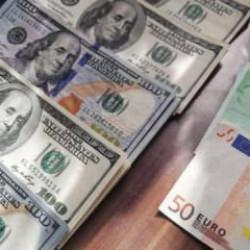 Dolar ve Euro da g&uuml;n&uuml;n ilk fiyatları!