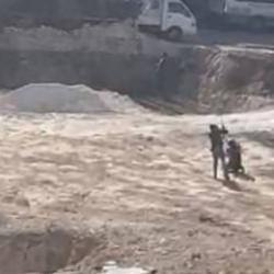 Gaziantep'te şantiyede &ccedil;ocuğu acımasızca d&ouml;vd&uuml;