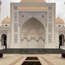 İslam k&uuml;lt&uuml;r&uuml;n&uuml;n ve dini mimarinin sembol&uuml;: &ldquo;M&uuml;sl&uuml;manların Gururu&rdquo; Camisi