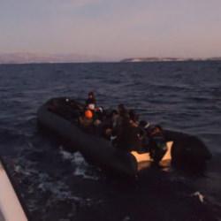 İzmir'de 79 d&uuml;zensiz g&ouml;&ccedil;men yakalandı