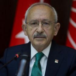 Kılı&ccedil;daroğlu'nun bir &uuml;niversitede gen&ccedil;lere verdiği &ouml;ğ&uuml;tler g&uuml;ndem oldu