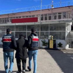 Kırmızı b&uuml;ltenle aranıyordu: Gaziantep&rsquo;te yakalandı