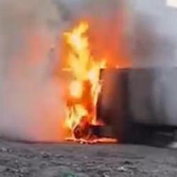 Şanlıurfa'da park halindeki TIR yandı