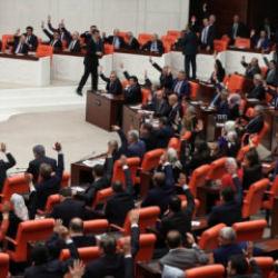 11. Yargı Paketi y&uuml;r&uuml;rl&uuml;kte! TCK'da b&uuml;y&uuml;k değişiklik: O su&ccedil;tan yargılananlara tahliye yok