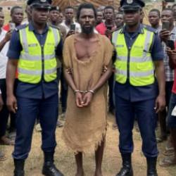 Ganalı sahte peygamber Ebu Nuh'un sonu!Binlerce kişi gemilere binebilmek i&ccedil;in akın etmişti