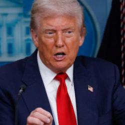 Trump'tan faiz &ccedil;ıkışı! FED Başkanı'na uyarı