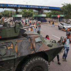 G&uuml;ney Amerika &uuml;lkesi sınıra 30 bin asker yığıyor: Maduro operasyonu sonrası b&uuml;y&uuml;k gerilim!