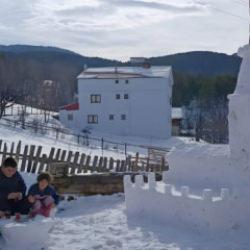 Bakanlık, kardan Kız Kulesi yapan &ccedil;ocukları İstanbul'a davet etti