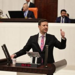 AK Parti&rsquo;den Mansur Yavaş&rsquo;a su tepkisi: Ankara'yı 40 yıl geriye g&ouml;t&uuml;rd&uuml;!