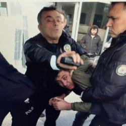 Bursa B&uuml;y&uuml;kşehir Belediye Başkanı Bozbey'e saldırı girişimi! Saldırgan da CHP'li &ccedil;ıktı