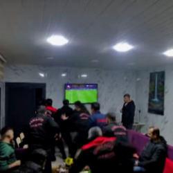 Osmaniye&rsquo;de itfaiyecilerin S&uuml;per Kupa final ma&ccedil;ını izlerken g&ouml;reve &ccedil;ıkışı anları kamerada