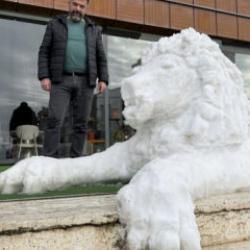 Sivas&rsquo;ta kardan aslan yaptı, g&ouml;renler hayran kaldı