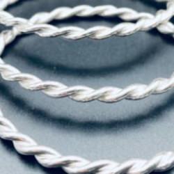 Altın fiyatları el yakınca ilgi oraya kaydı: G&uuml;m&uuml;ş burma bilezikler d&uuml;ğ&uuml;nlerin yeni g&ouml;zdesi oldu!