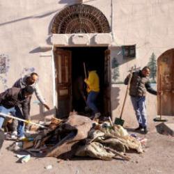 &Ccedil;&ouml;p eve m&uuml;dahale edildi: 168 ton atık &ccedil;ıkarıldı