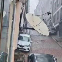 İstanbul'da 4 katlı binada yangın!