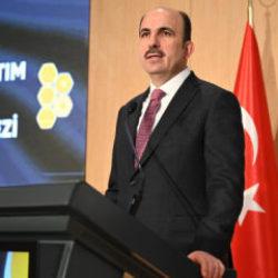 Altay: Pop&uuml;ler değil, kalıcı olmayı ama&ccedil;lıyoruz