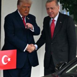 Erdoğan ve Trump'tan '&ccedil;ok &ouml;nemli' g&ouml;r&uuml;şme! Trump'tan s&uuml;rpriz T&uuml;rkiye ve Suriye a&ccedil;ıklaması