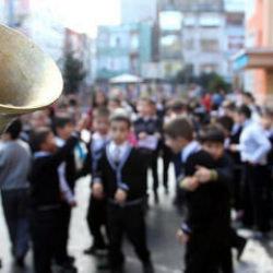 Okullarda ikinci d&ouml;nem teması 'bayrak sevgisi' oldu