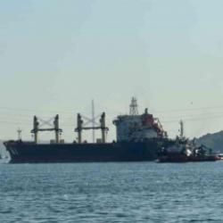 &Uuml;sk&uuml;dar a&ccedil;ıklarında arızalanan d&ouml;kme y&uuml;k gemisine m&uuml;dahale edildi