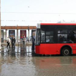 İzmir'de fırtına nedeniyle deniz taştı
