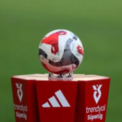 Şampiyonluk hesapları sil baştan! Yapay zekadan S&uuml;per Lig i&ccedil;in flaş tahmin