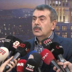 Akla ziyan s&ouml;zlere Bakan Tekin'den cevap: &Ouml;zg&uuml;r &Ouml;zel kadar midesi geniş bir adam değilim