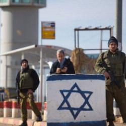 Her t&uuml;rl&uuml; zul&uuml;m! El Halil'de &ccedil;ocukların futbol sahası i&ccedil;in yıkım kararı &ccedil;ıktı