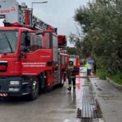 İzmir'de ev yangını: Bir kişi &ouml;l&uuml; bulundu!