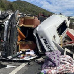 TEM'de 2 tırın karıştığı trafik kazası: İstanbul y&ouml;n&uuml; trafiğe kapatıldı
