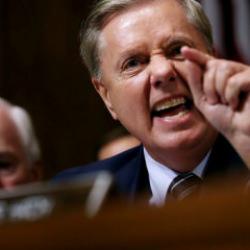 Trump'a en yakın isim katliamı savundu! ABD'nin İran kararını a&ccedil;ıkladı! D&uuml;nya savaşı...