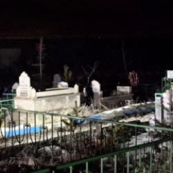 Erzurum'da mezarlıkta ş&uuml;pheli poşet: Acı ger&ccedil;ek ortaya &ccedil;ıktı
