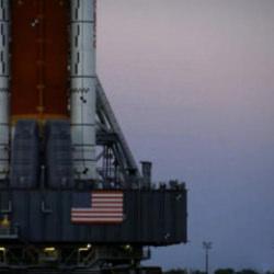NASA, Artemis II roketini tamir i&ccedil;in fırlatma rampasından hangara &ccedil;ekiyor