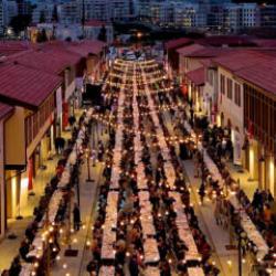 Bakan Kurum Hatay'da iftara katıldı! Kemalpaşa caddesi yeniden hayat buldu