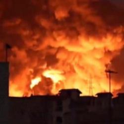 İran'da petrol tesislerine hava saldırısı: 4 &ouml;l&uuml;