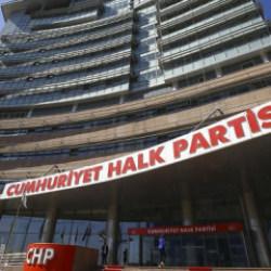 Bayrampaşa'da CHP'den istifa eden belediye meclis &uuml;yeleri DSP'ye ge&ccedil;ti