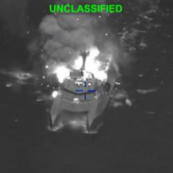 ABD, İran Donanması&rsquo;na d&uuml;zenlenen saldırı anlarını paylaştı