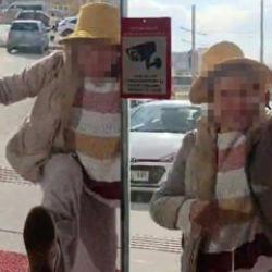 Fark &uuml;creti vermek istemeyen kadın eczaneye taşla saldırdı