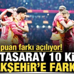 Zirvede fark a&ccedil;ılıyor! Galatasaray 10 kişilik Başakşehir'e fark attı
