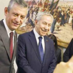 G&uuml;rsel Tekin'den B&uuml;lent Arın&ccedil; iddiaları! CHP sevdasını ifşa etti