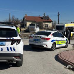 Konya'da feci kaza! Servis aracı belediye otob&uuml;s&uuml;yle &ccedil;arpıştı: 20 yaralı