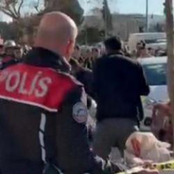 Manisa'da kanlı kavga: 2 &ouml;l&uuml;, 1 ağır yaralı