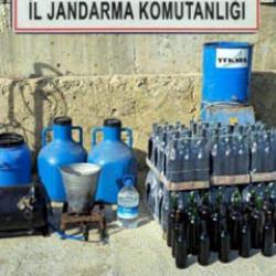 Tekirdağ'da &ccedil;iftlik evinde silah, sahte i&ccedil;ki, uyuşturucu ele ge&ccedil;irildi