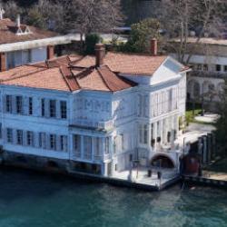 'Kurtlar Vadisi' ile akıllara kazınan yalı satışa &ccedil;ıkarıldı! İşte dudak u&ccedil;uklatan fiyat...