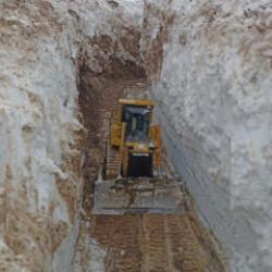 G&ouml;ren d&ouml;n&uuml;p  bir daha bakıyor! 8 metrelik kar t&uuml;neli şaşkınlık yarattı 