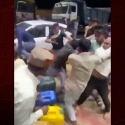 Hindistan'da 6 g&uuml;nl&uuml;k petrol ve doğal gaz kaldı: Benzin istasyonlarında kaos