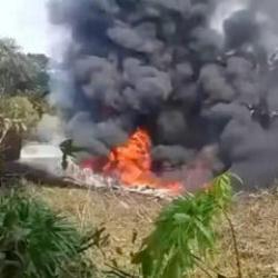 Kolombiya ordusu mensuplarını taşıyan u&ccedil;ak kaza yaptı: 100'den fazla asker...