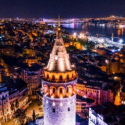 Turizmde tarihi sı&ccedil;rama! Bakan Ersoy Antalya'dan duyurdu: Gelirler y&uuml;zde 109 arttı