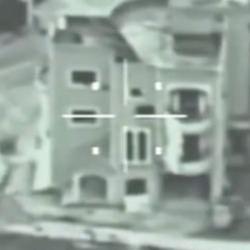 İsrail'den L&uuml;bnan'da al&ccedil;ak saldırılar: Binalar yerle bir!