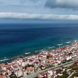 Karadeniz'de nadir g&ouml;r&uuml;len rulo bulutu g&ouml;renler g&ouml;zlerine inanamadı