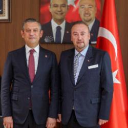 &Ouml;zg&uuml;r &Ouml;zel'e tahsis edilen aracın faturasını belediye &ouml;demiş: CHP 'hırsızlığı' yalanlamadı